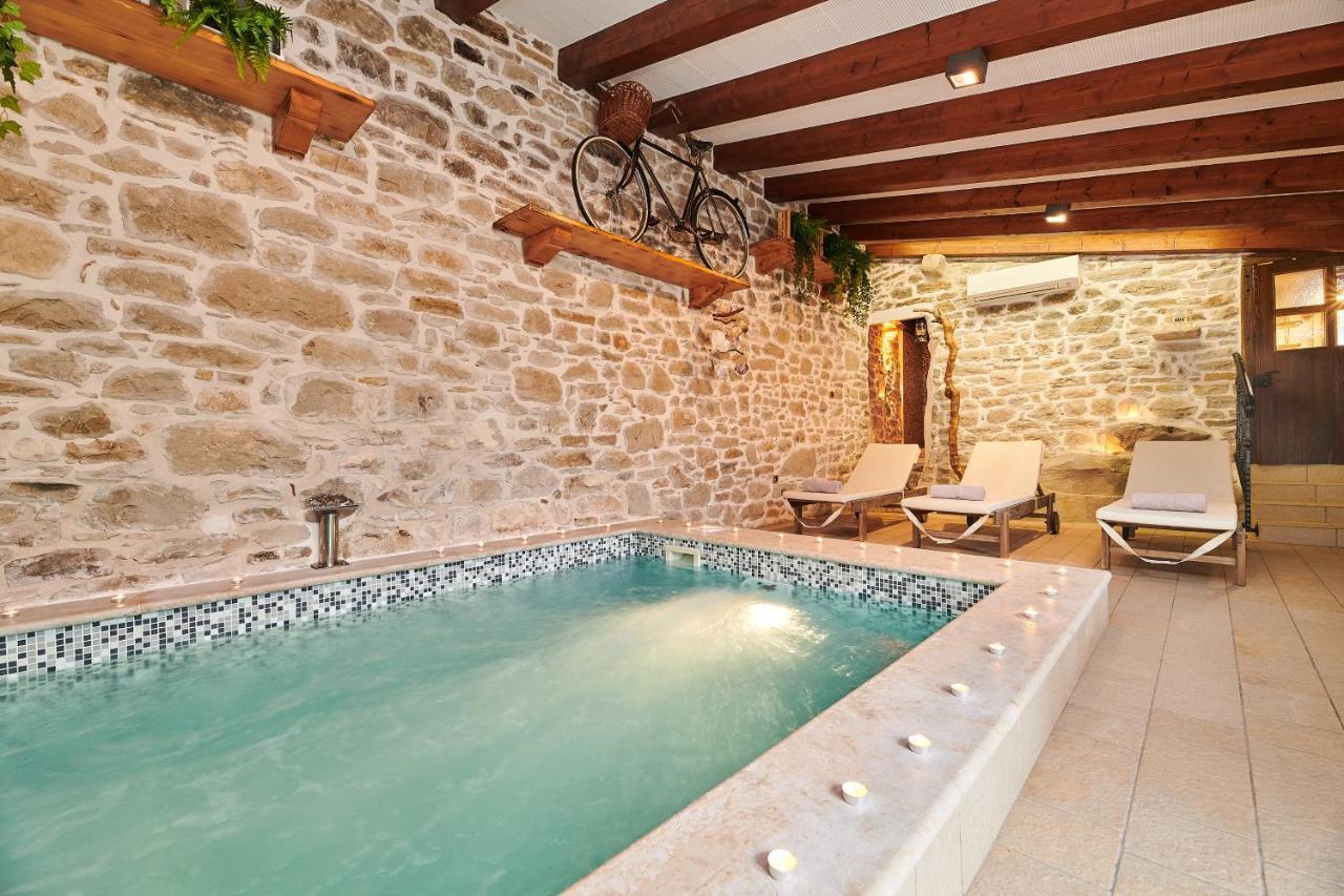 Lovely Rustic Villa Katarina With 2 Pools Gracisce Экстерьер фото